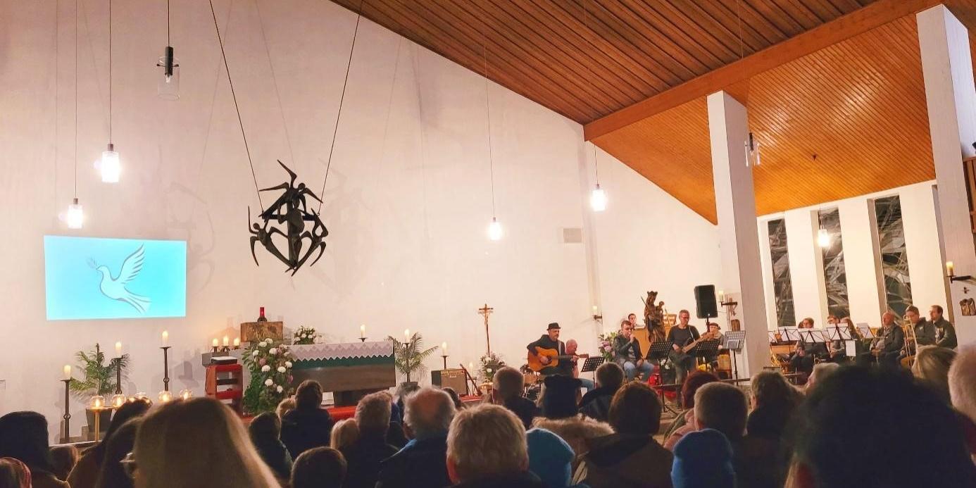 Neroth_Friedensgebet (c) Rony Körsten Neroth_Friedensgebet