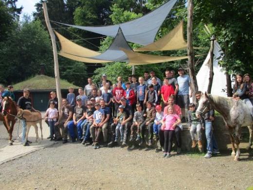 Väter mit Kindern Gruppenfoto